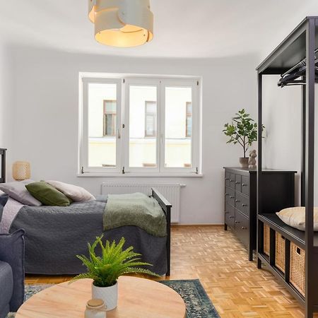 King Bed Home, 3 Bed Rooms, Perfect For Long Term Stay Wien Exteriör bild
