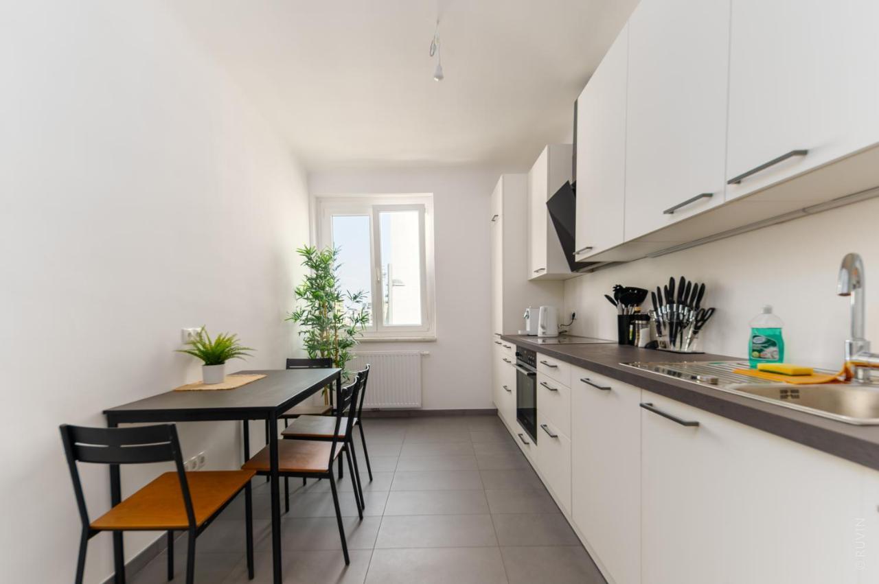 King Bed Home, 3 Bed Rooms, Perfect For Long Term Stay Wien Exteriör bild